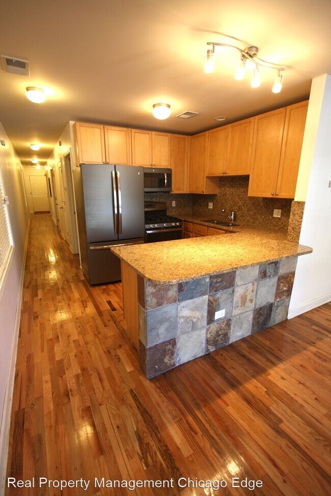 Foto del edificio - 2451 W Harrison St