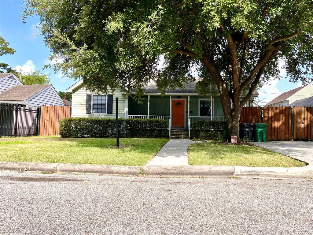 2126 Des Jardines St, Houston, TX 77023 House Rental in Houston, TX