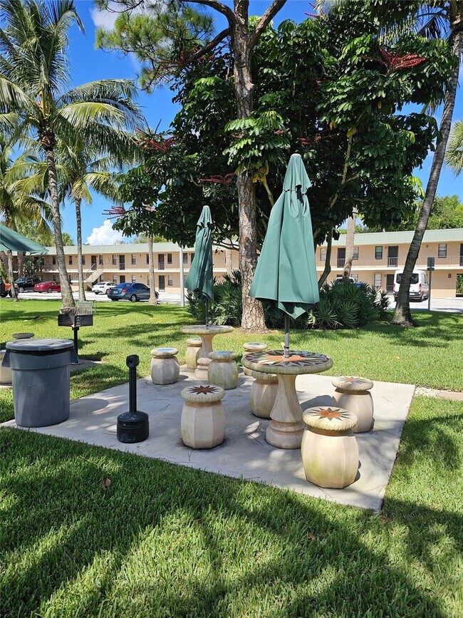 Foto del edificio - 1021 SE Monterey Rd