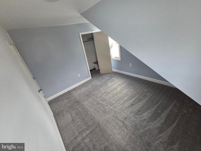 Building Photo - 4227 Cambridge St