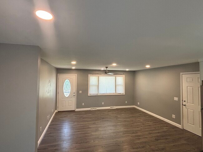 Foto del edificio - 603 Cherry Street Ct