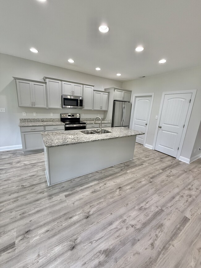 Foto del edificio - 410 Amethyst Ct