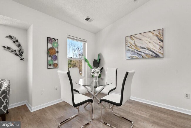 Building Photo - 2701 Leaf Drop Ct