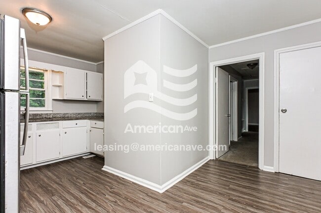 Building Photo - 1570 Engle Dr