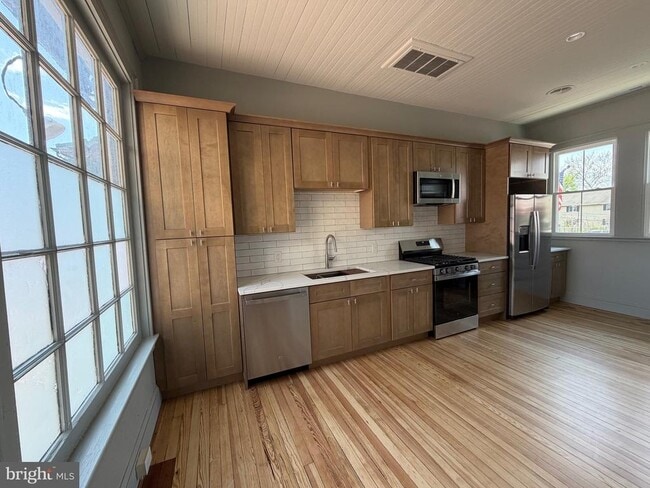 Building Photo - 8 Coryell St