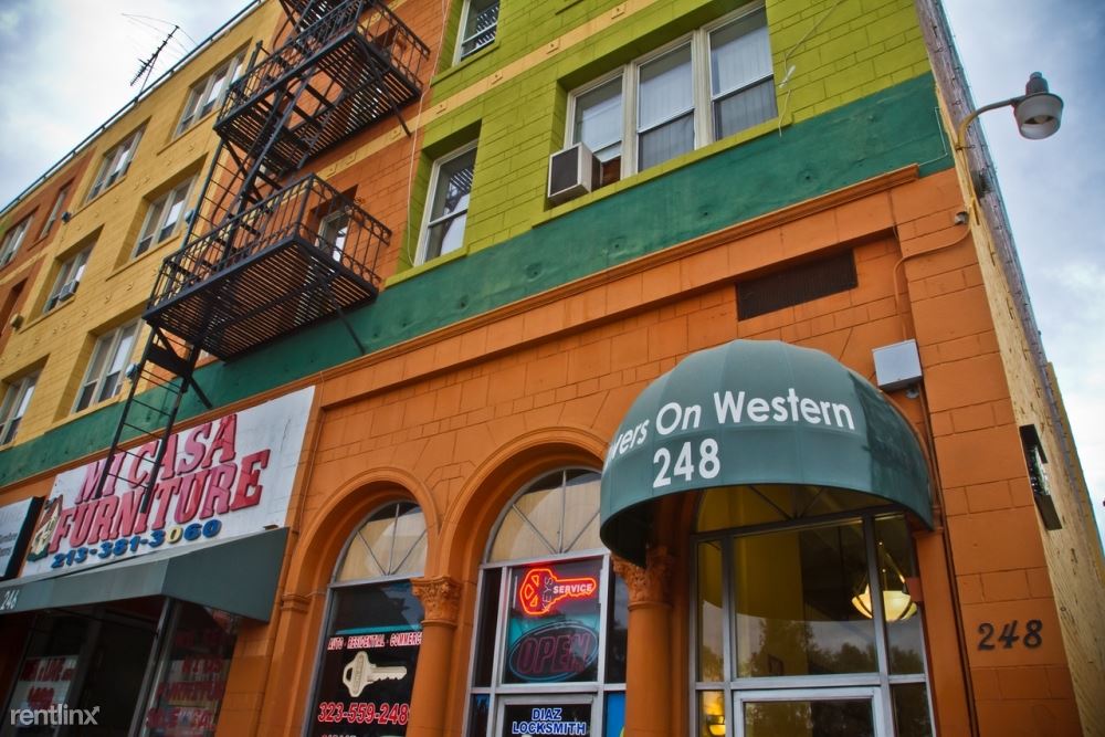 Foto principal - 240 S Western Ave