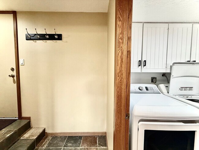 Building Photo - Jeremy Ranch Retreat – Available Now