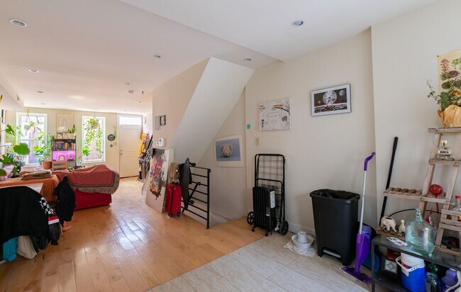 Foto del edificio - Two Bedroom Point Breeze Townhouse