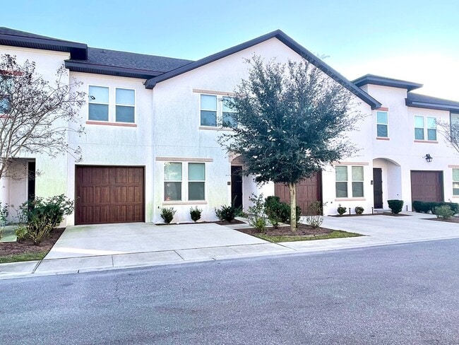 Building Photo - NEW 3B/2.5B Destin Oaks TOWNHOME available...