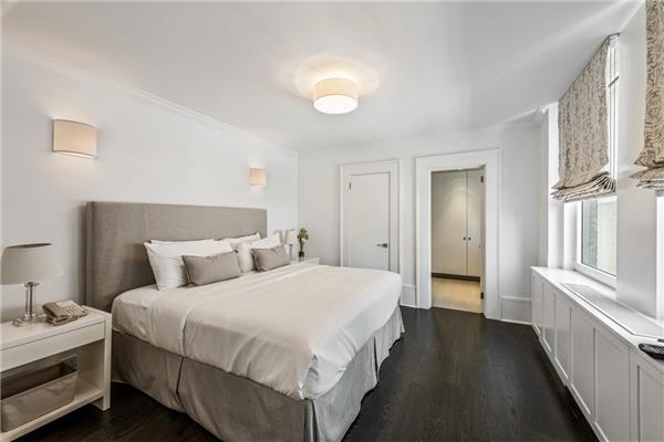 Building Photo - 111 W 56th St