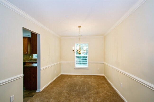 Building Photo - 1002 Bridleside Dr