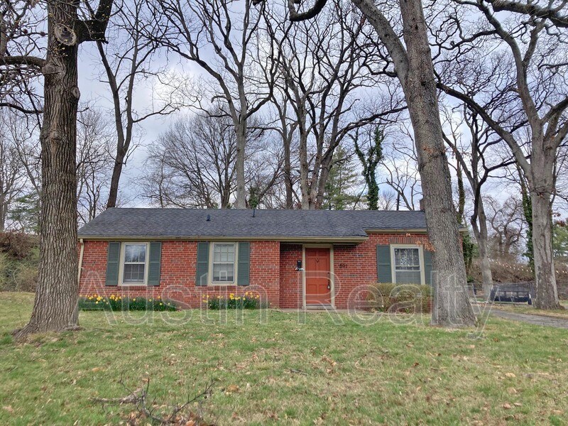 Primary Photo - 591 W Lockwood Ave