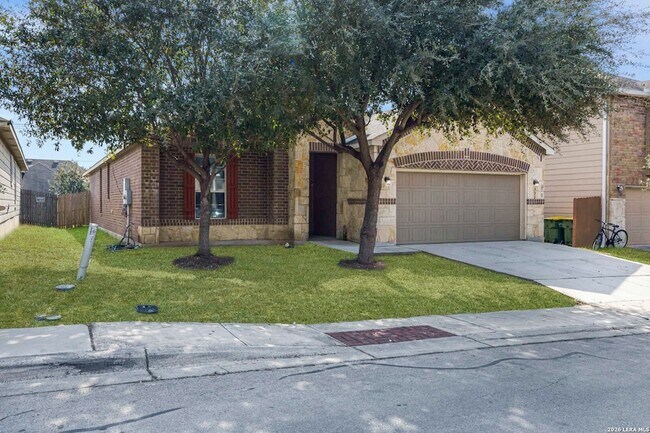 Foto del edificio - 322 Walnut Crest