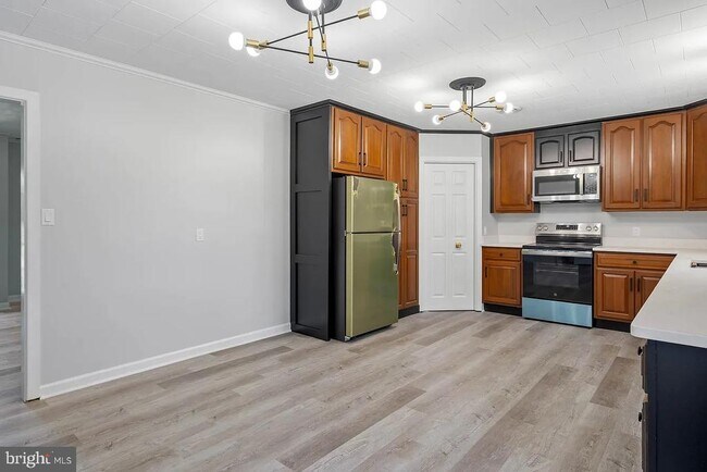 Foto del edificio - 34132 Clay Rd