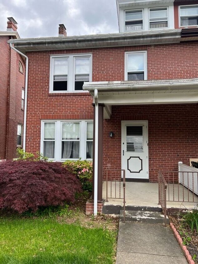 Foto principal - 3 Bedroom House Governor Mifflin Schools