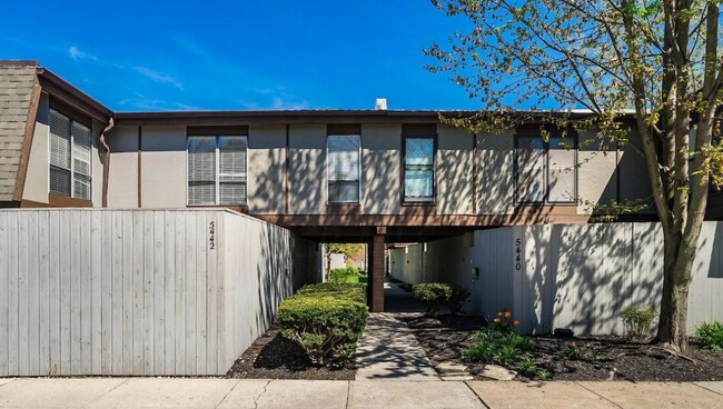 Foto del edificio - 5442 Worthington Forest Pl W