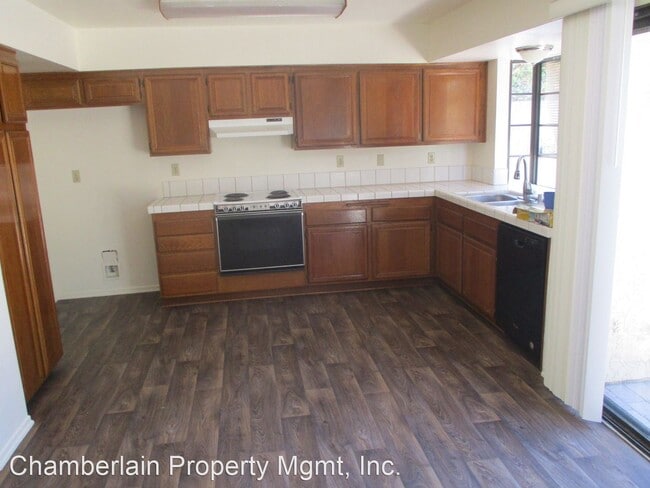 Building Photo - 3 br, 2.5 bath House - 1381 Longfellow Rd.