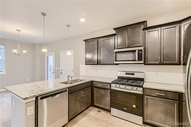 Building Photo - 847 Quatar St