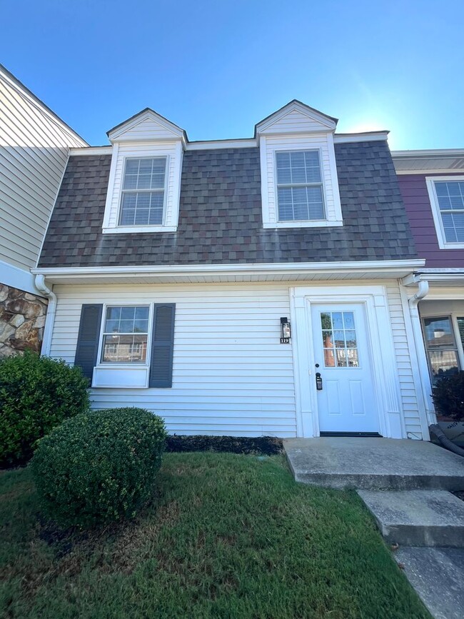 Building Photo - 119 Shady Tree Dr