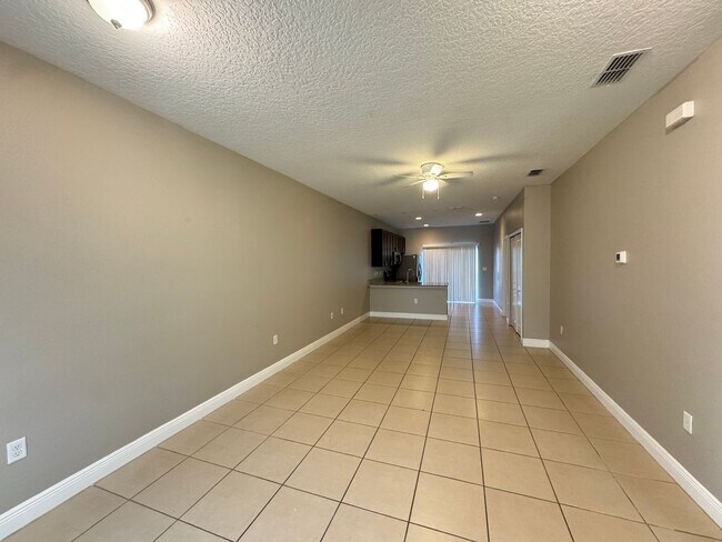 Foto del edificio - BEAUTIFUL 3 Bd/ 2 Ba DUPLEX!