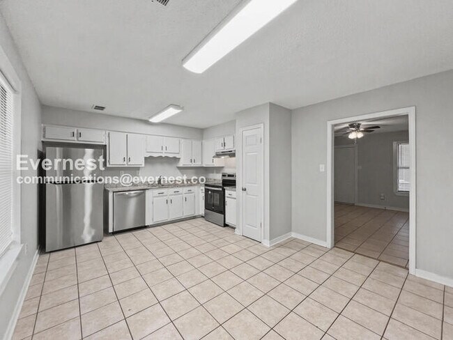 Foto del edificio - 10731 Chateau Dr