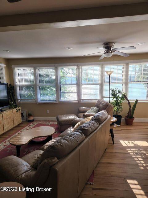 Foto del edificio - 2908 Belknap Beach Rd