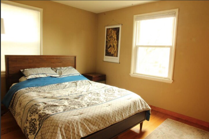 Foto principal - 3844 33rd Ave W