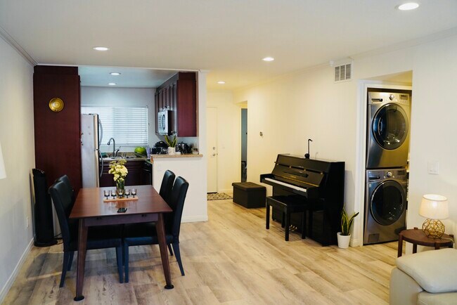 Building Photo - 21500 Burbank Blvd