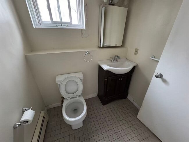 Building Photo - 22 Hingham St