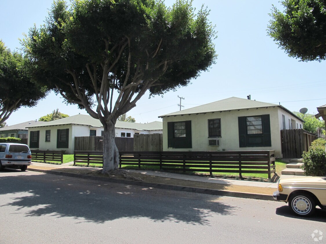Foto del edificio - 2414-2418 Oak St