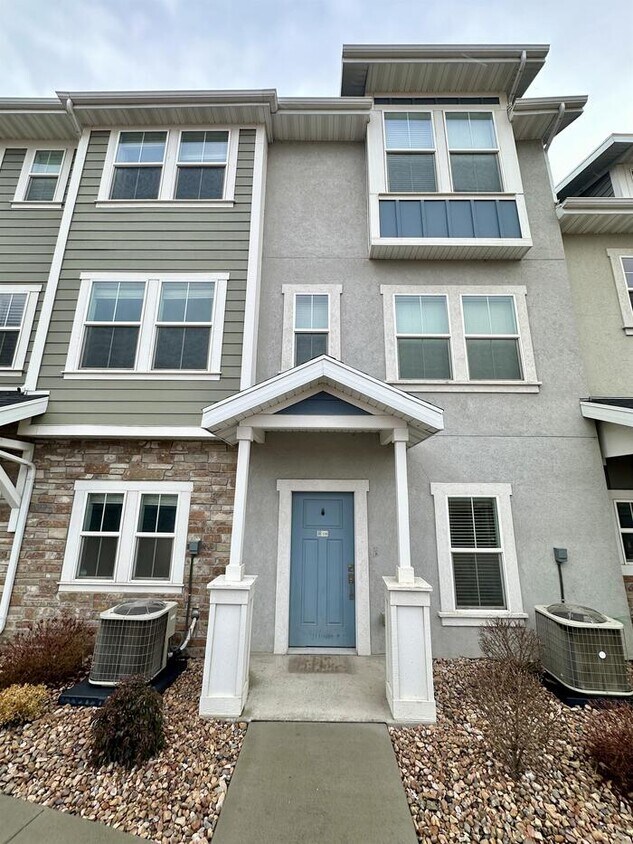 Primary Photo - 3 Bedroom Vineyard Townhome