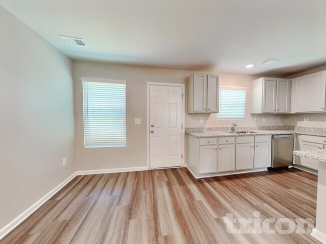 Foto del edificio - 76 Fairview Way