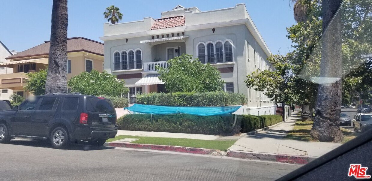 3211 W 2nd St Unit 2, Los Angeles, CA 90004 Room for Rent in Los