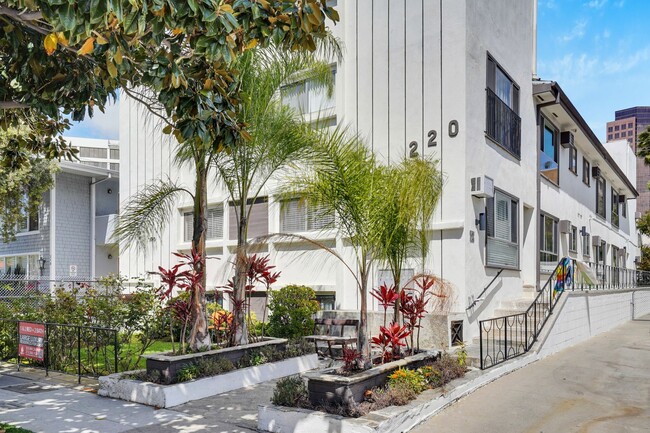 Foto del edificio - Gale Drive Luxury Investments Group LLC