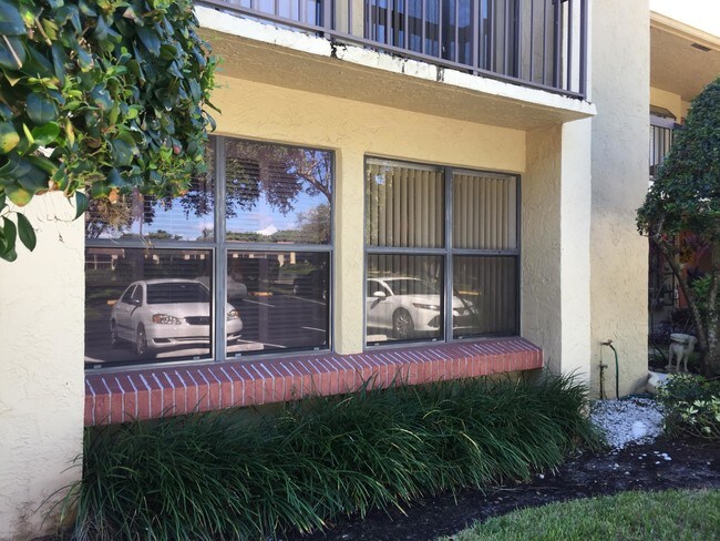 Foto del edificio - 5054  Golfview Court 1514