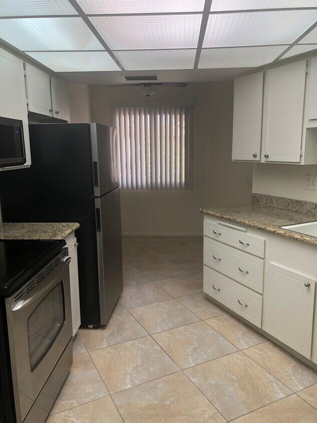 kitchen area - 19453 N Star Ridge Dr