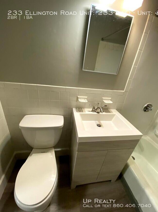 233 Ellington Rd Unit 233210, East Hartford, CT 06108 Room for