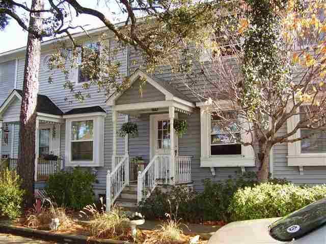 Primary Photo - 2 Bedroom, 1.5 Bath, Unfurnished Town Home...