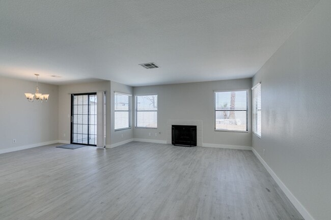 Building Photo - Great 3 bedroom home in South Shore!!