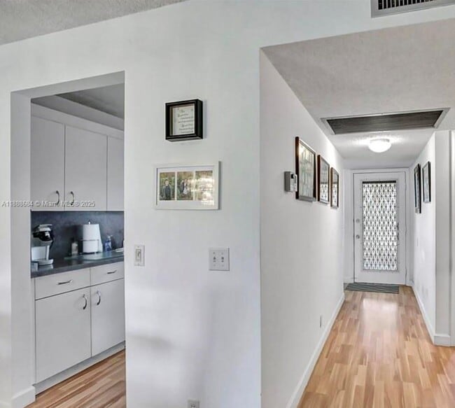 Foto del edificio - 1151 SW 128th Terrace