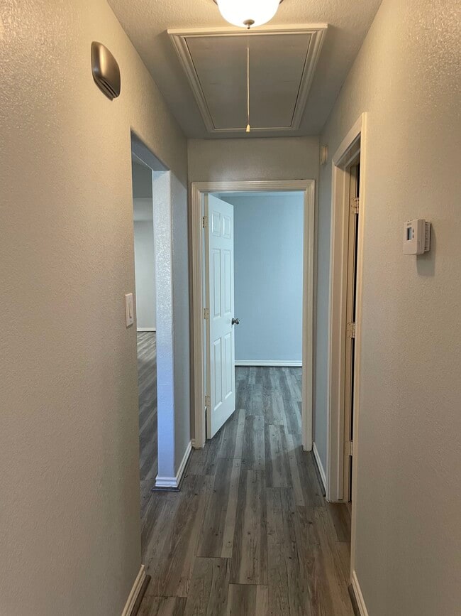 Hqallway - 772 S Polk St