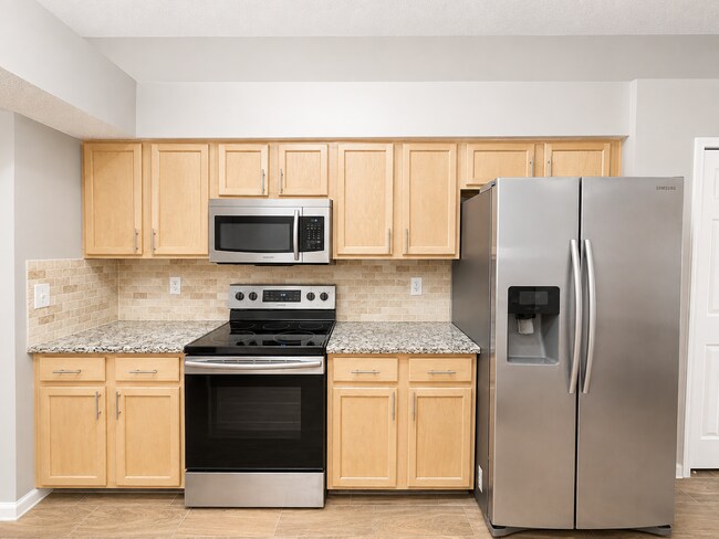 Foto del edificio - Bright and spacious home with an open and comfortable floor plan.