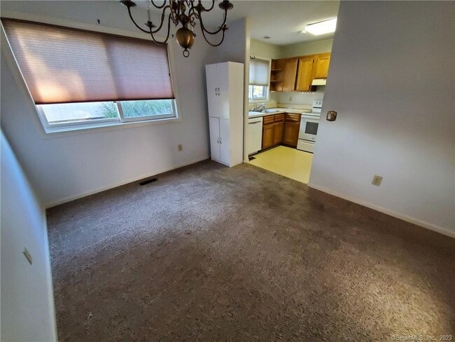 Building Photo - 27 Crows Nest Ln