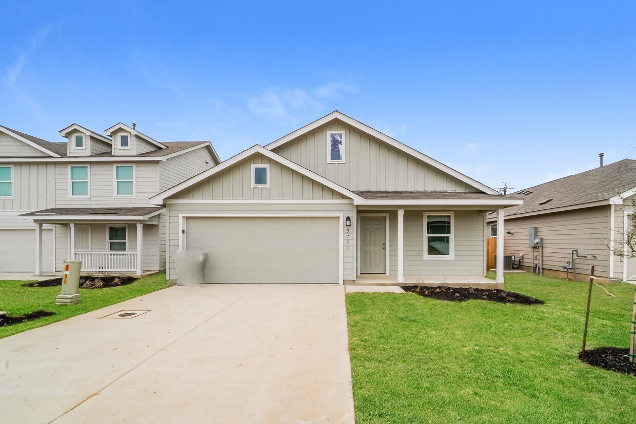 Foto principal - 5733 Companion Loop, Bulverde, TX