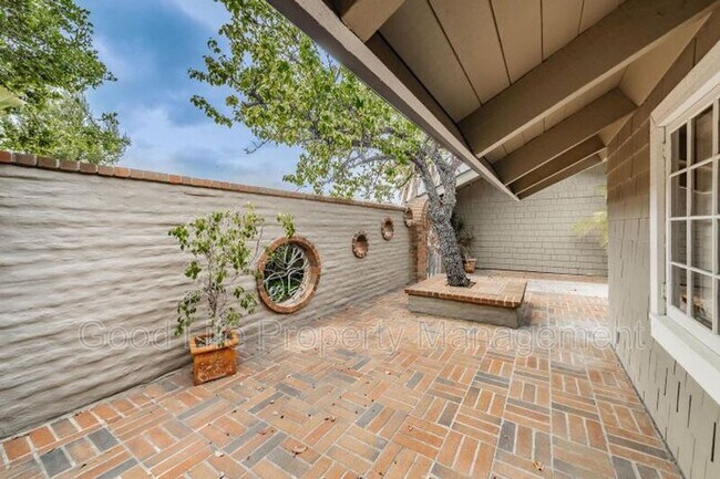 Foto del edificio - 4007 Crescent Point Rd