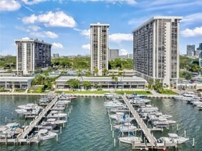 Building Photo - 1901 Brickell Ave