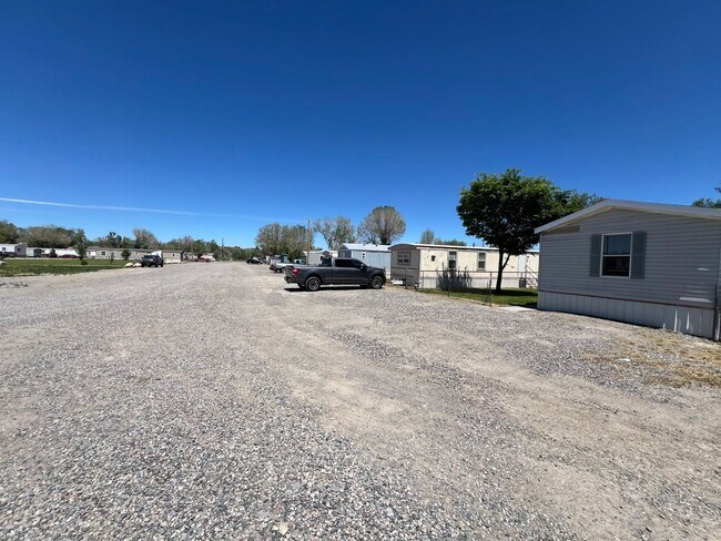 Foto del edificio - 3 Bed 2 Bath Updated Mobile Home w/ Fenced Yard & Many Amenities