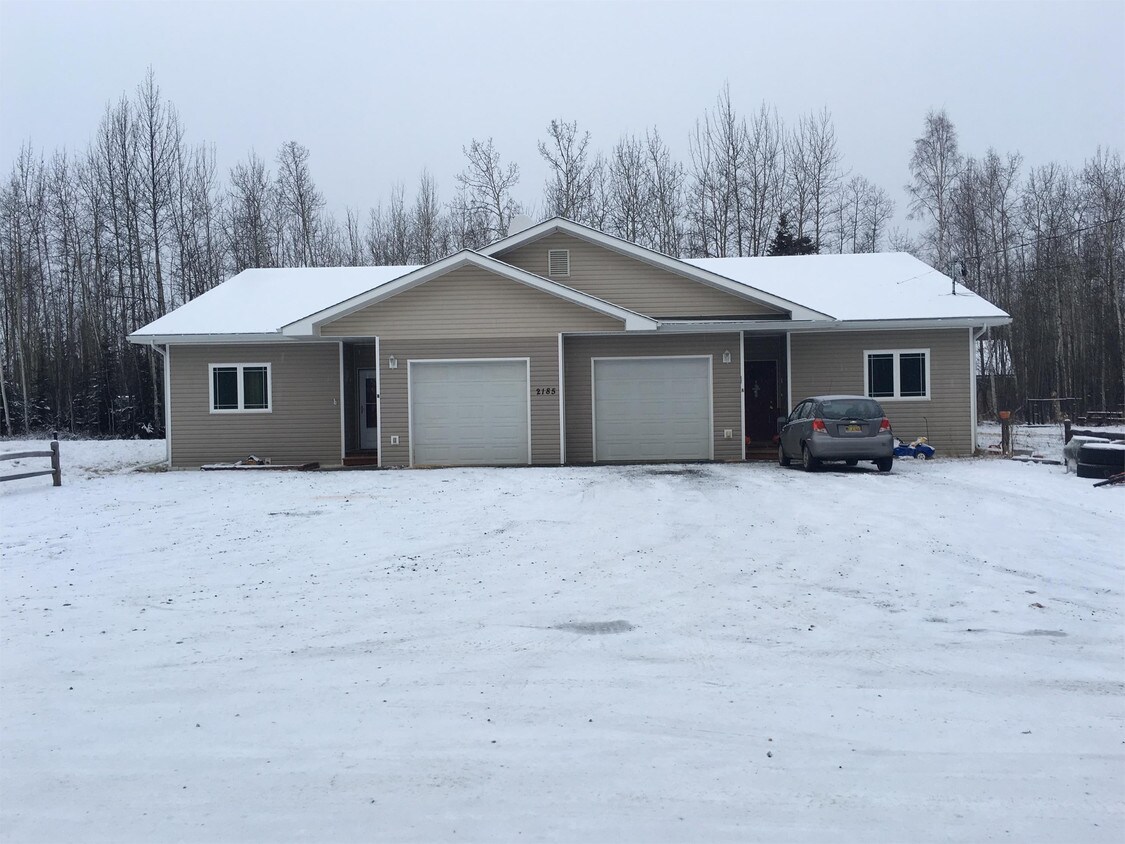 2185 Chateau Ct, North Pole, AK 99705 Townhome Rentals in North Pole