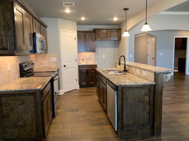 Building Photo - 2050 Eagle Dr