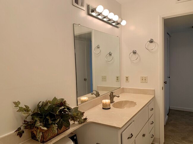 Big Bathroom (near second bedroom) - 49 Showers Dr